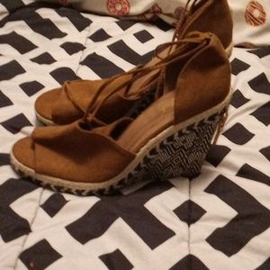 Women's wedge heel